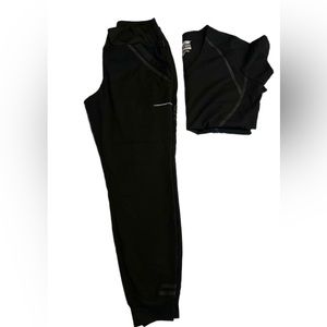 3 POCKET FASHION V-NECK SCRUB TOP WITH STRAIGHT HEM AND SCRUB BOTTOMS